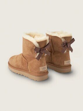 UGG® Mini Bailey Bow II Boots Sz. 9 NIB